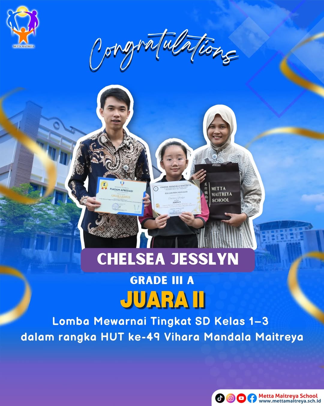 Penyerahan hadiah oleh Kepala Sekolah kepada Murid yang telah meraih prestasi dalam Lomba Mewarnai Tingkat SD Kelas 1–3 dalam rangka HUT ke-49 Vihara Mandala Maitreya